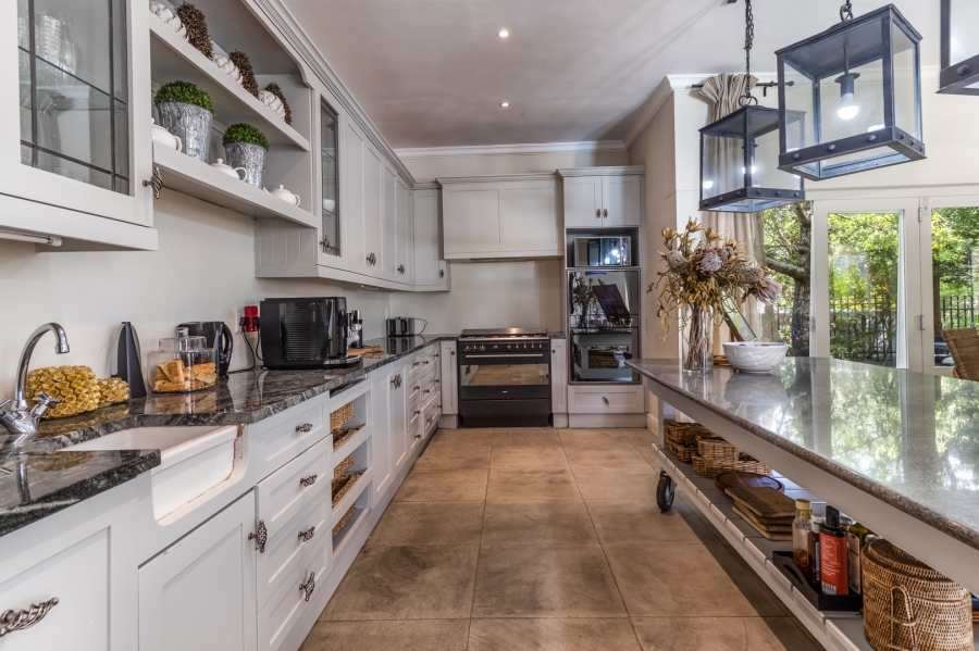 To Let 5 Bedroom Property for Rent in Franschhoek Western Cape